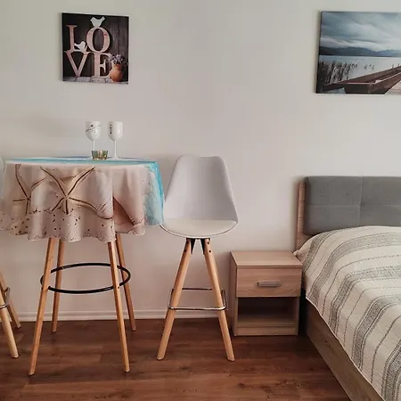 Chalupkova Ulica - Solivar Apartment