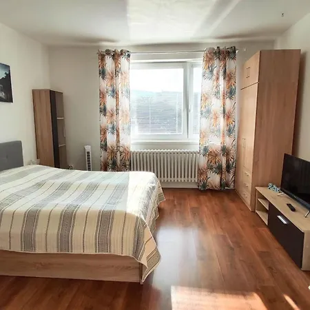 Chalupkova Ulica - Solivar Apartment